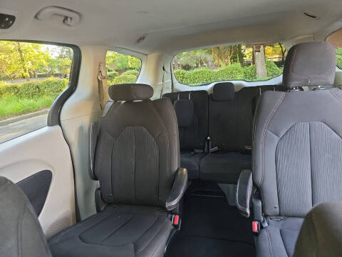 2017 Chrysler Pacifica LX