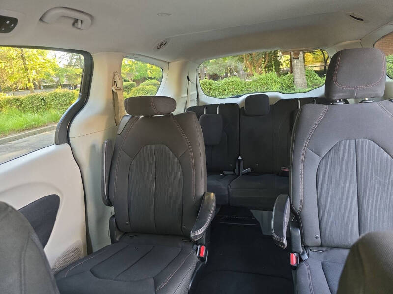 2017 Chrysler Pacifica LX