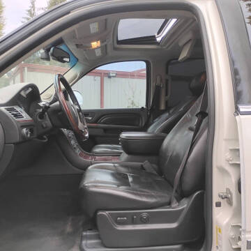 2011 Cadillac Escalade ESV Premium