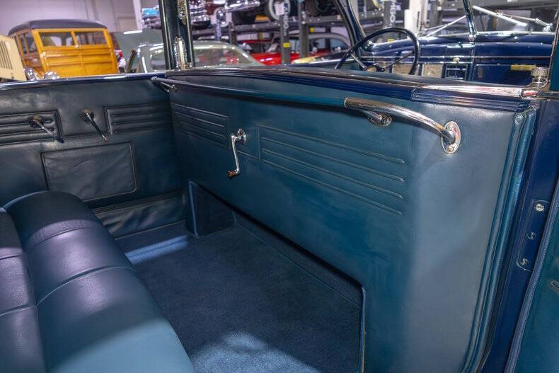 1939 Lincoln Model K 413-B Convertible Seda