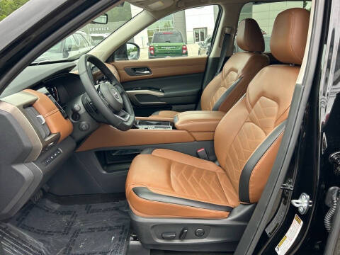 2024 Nissan Pathfinder Platinum