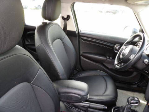 2017 MINI Hardtop 4 Door Cooper