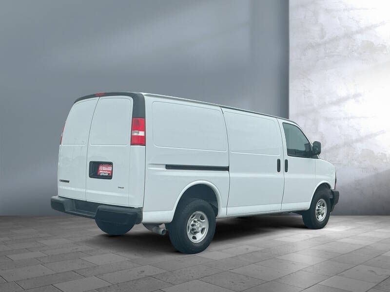 2023 Chevrolet Express 2500