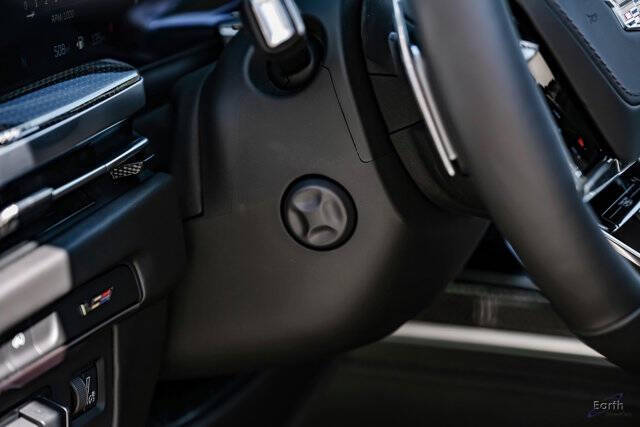 2025 Cadillac Escalade-V