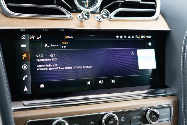 2023 Bentley Bentayga 24