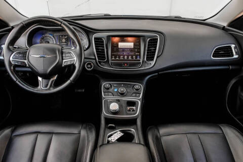 2017 Chrysler 200 Limited Platinum