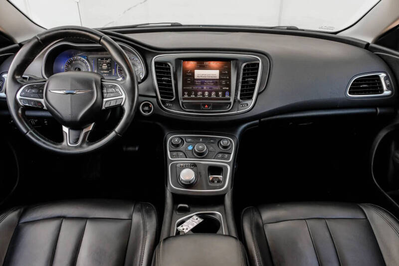 2017 Chrysler 200 Limited Platinum