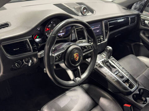 2017 Porsche Macan