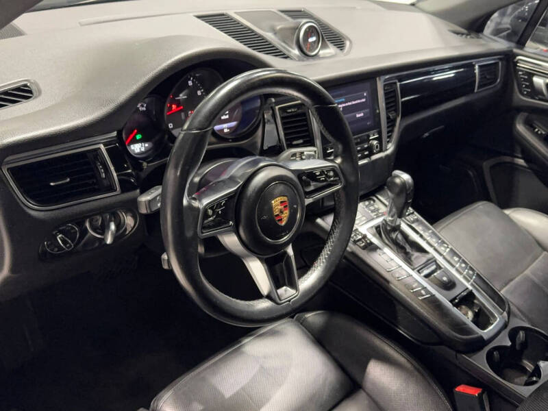 2017 Porsche Macan
