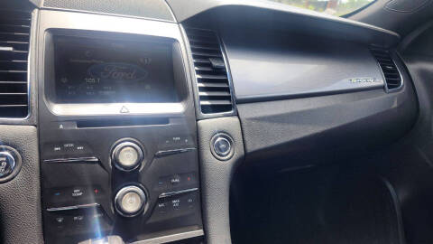 2015 Ford Taurus SEL