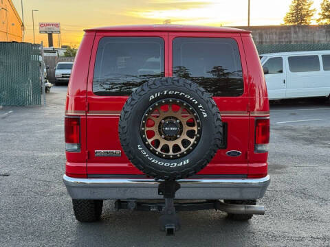2006 Ford E-Series E-350 SD XLT