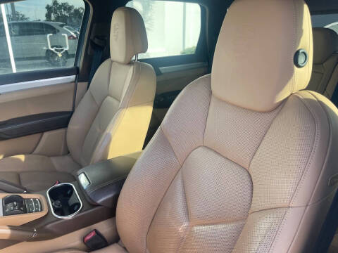 2018 Porsche Cayenne Platinum Edition