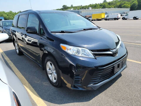 2020 Toyota Sienna for sale at Motor Treasure in Bridgeton NJ