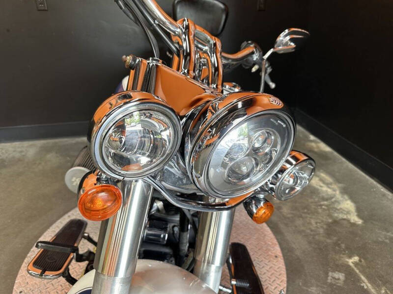 2005 Harley-Davidson FLSTN - Softail Deluxe