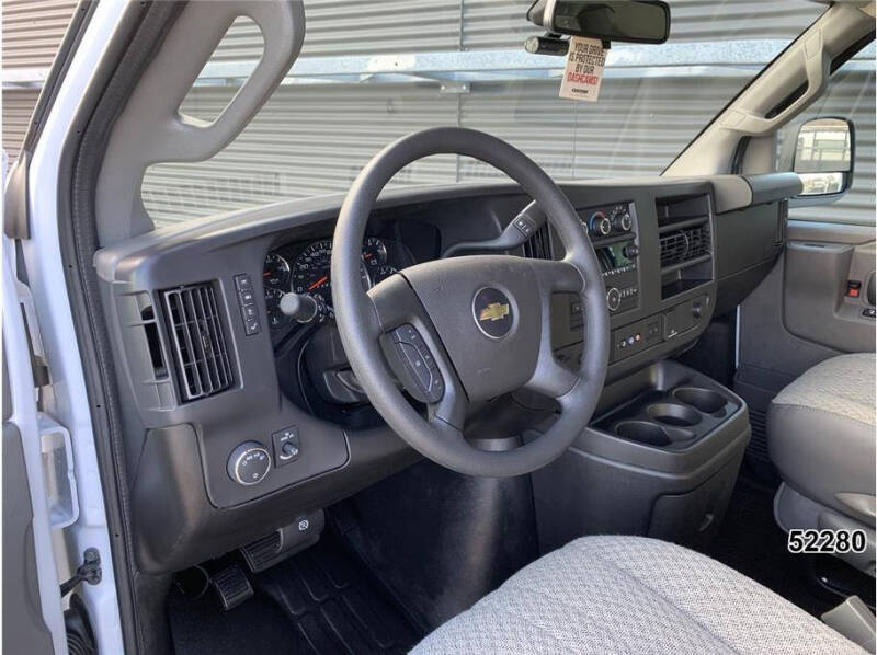 2025 Chevrolet Express 2500