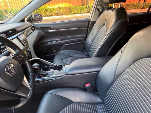 2020 Toyota Camry SE