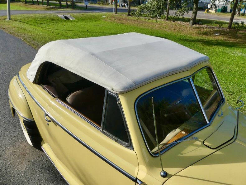 1948 Ford Super Deluxe