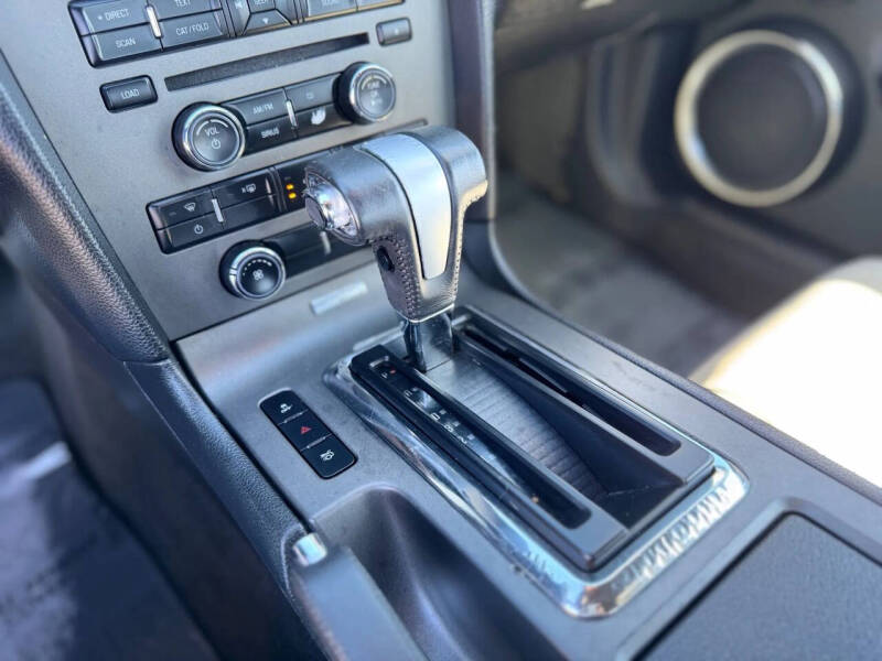 2012 Ford Mustang V6 Premium