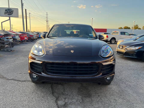 2017 Porsche Cayenne Platinum Edition