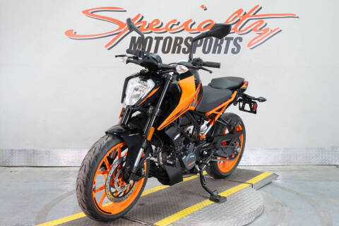 2023 KTM 200 Duke