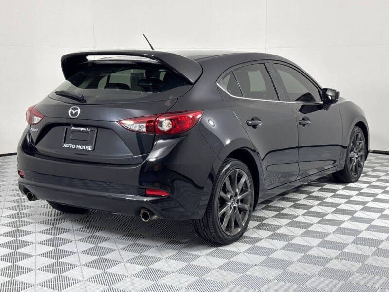 2018 Mazda Mazda3 Touring photo 5