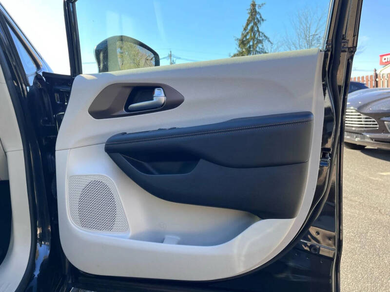 2018 Chrysler Pacifica Touring L Plus