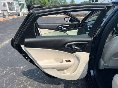 2016 Chrysler 200 C