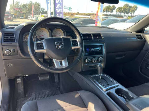 2012 Dodge Challenger SXT