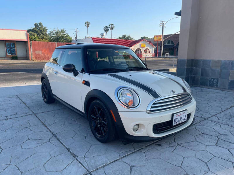 2013 MINI Cooper Base's photo