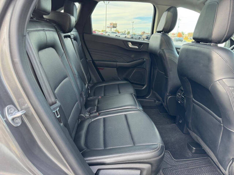 2022 Ford Escape Titanium