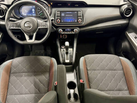 2020 Nissan Kicks SR