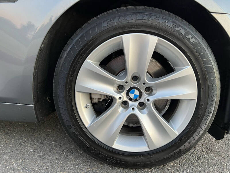 2011 BMW 5 Series 528i
