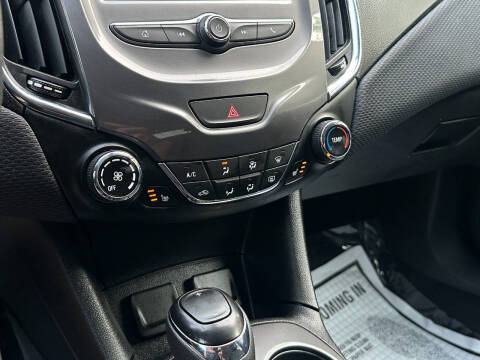 2018 Chevrolet Cruze LT Auto