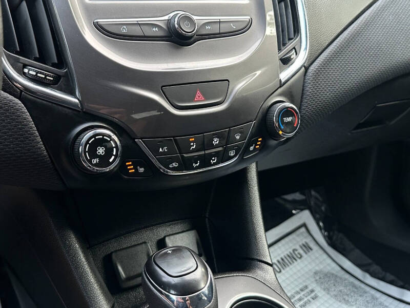 2018 Chevrolet Cruze LT Auto