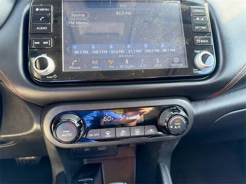 2021 Nissan Kicks SR