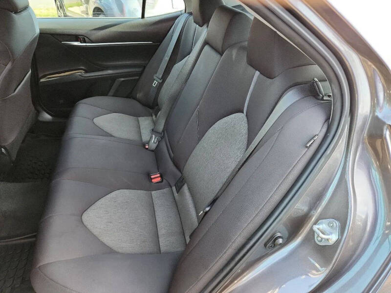 2021 Toyota Camry Hybrid LE