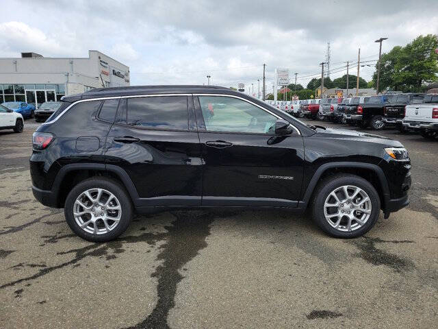 2024 Jeep Compass Latitude Lux