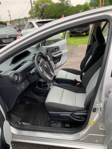 2014 Toyota Prius c Two
