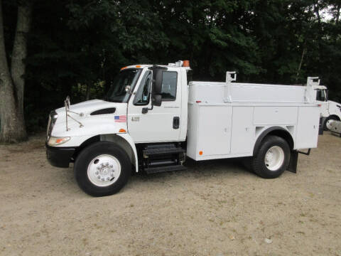 2002 International DT4300 for sale at ABC AUTO LLC in Willimantic CT