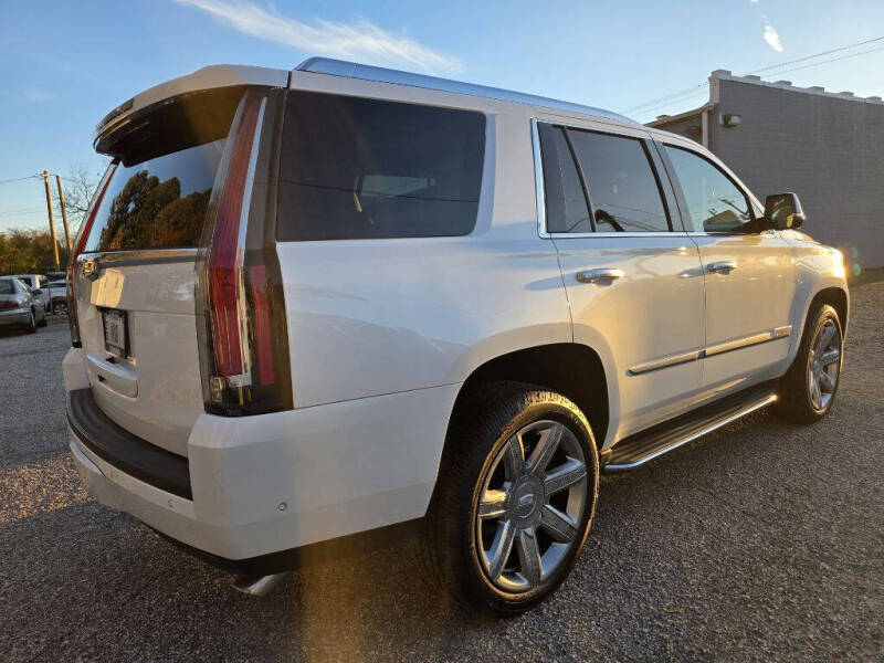 2018 Cadillac Escalade Luxury