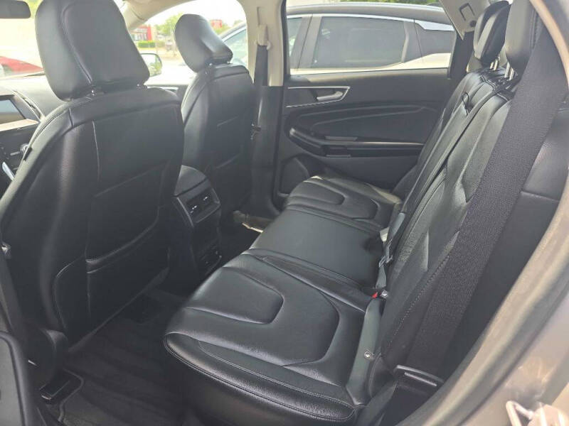 2020 Ford Edge Titanium