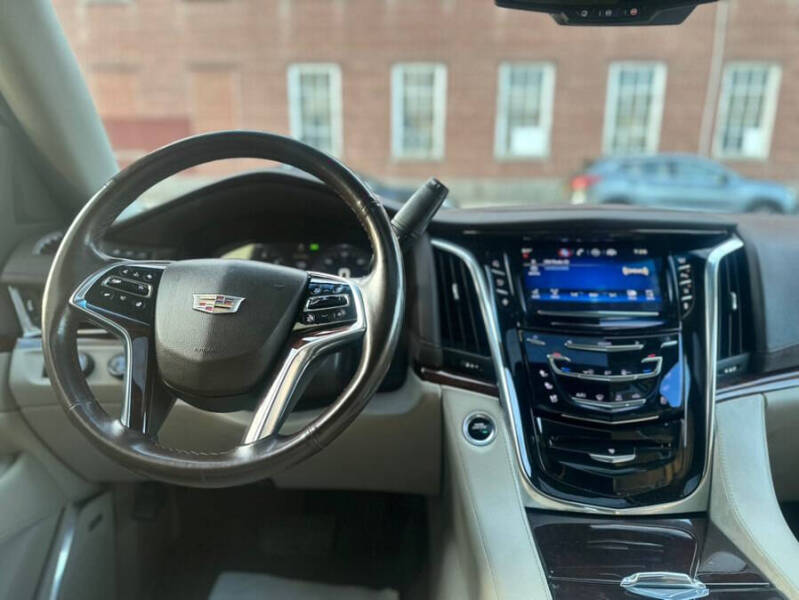 2015 Cadillac Escalade Luxury