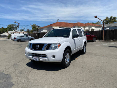 2011 Nissan Pathfinder for sale at Road Runner Motors in San Leandro CA