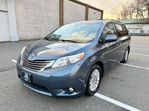 2014 Toyota Sienna XLE 8-Passenger