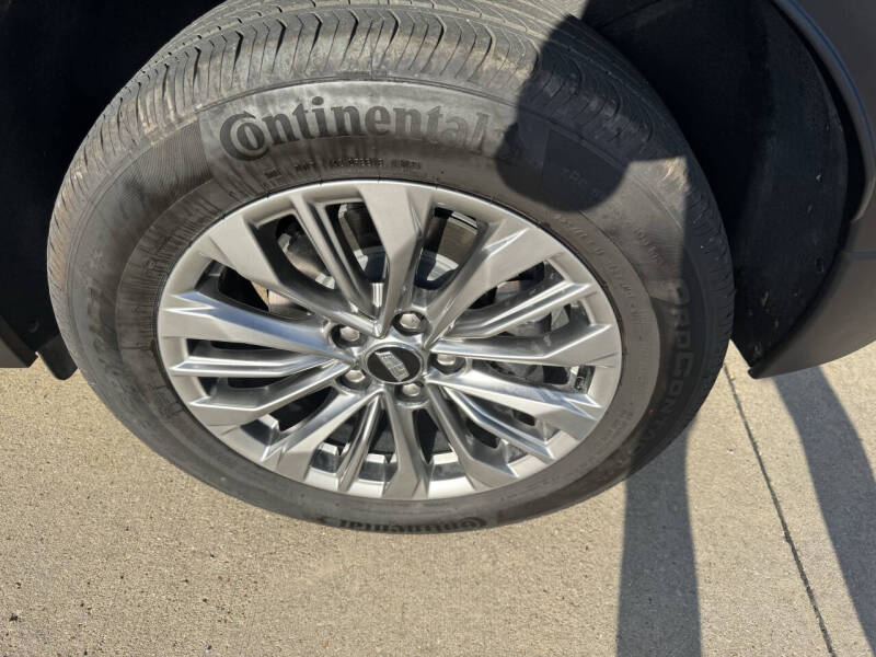 2025 Cadillac XT4 Premium Luxury