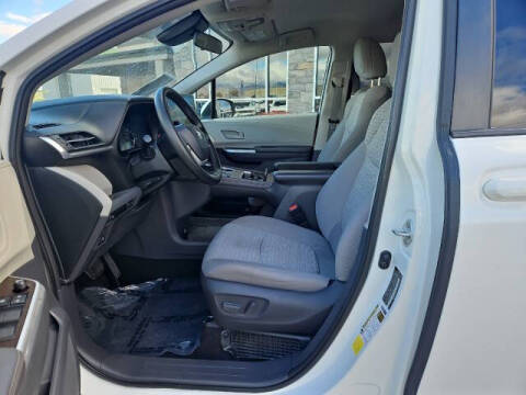 2021 Toyota Sienna LE 8-Passenger