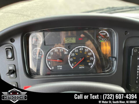 2011 Freightliner M2 106