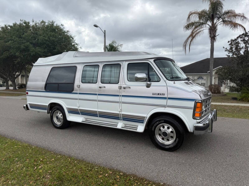 1992 Dodge Ram Van B250 Maxi