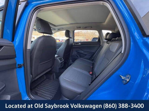 2025 Volkswagen Taos SE Black