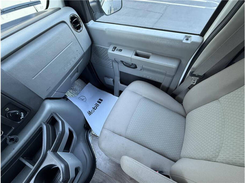 2014 Ford E-Series E-150 XLT